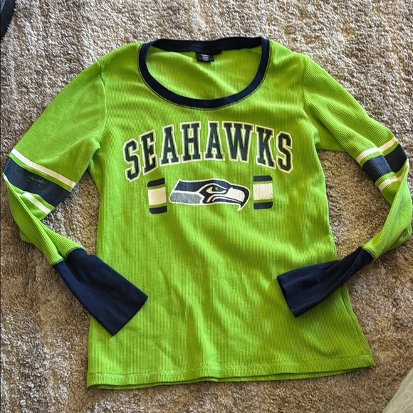NFL Tops - 🍍Waffle Seattle Seahawks top🍍Sz L🍍Pit to pit 18”🍍24” length🍍